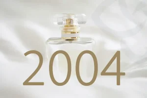 کاور عطرهای سال ۲۰۰۴ با طرح شیشه عطر