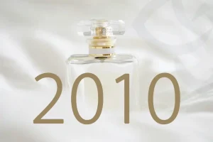 کاور عطرهای سال ۲۰۱۰ با طرح شیشه عطر